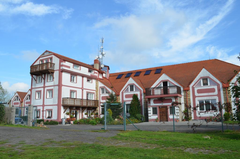 Famozclub Otel Bakov nad Jizerou Dış mekan fotoğraf