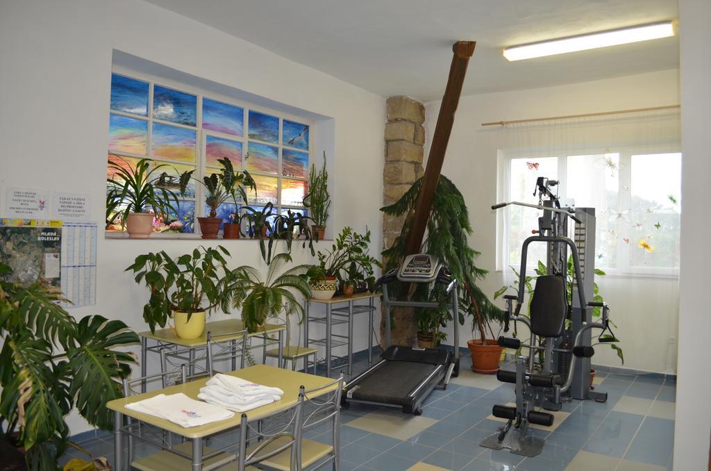 Famozclub Otel Bakov nad Jizerou Dış mekan fotoğraf