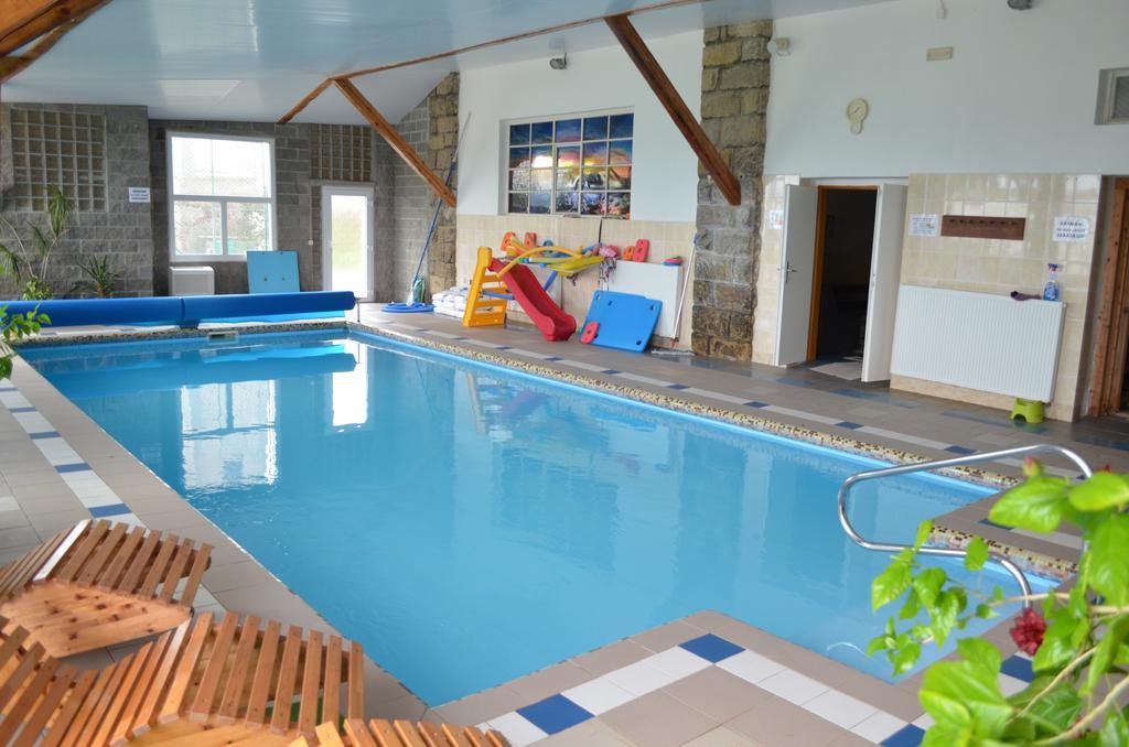 Famozclub Otel Bakov nad Jizerou Dış mekan fotoğraf
