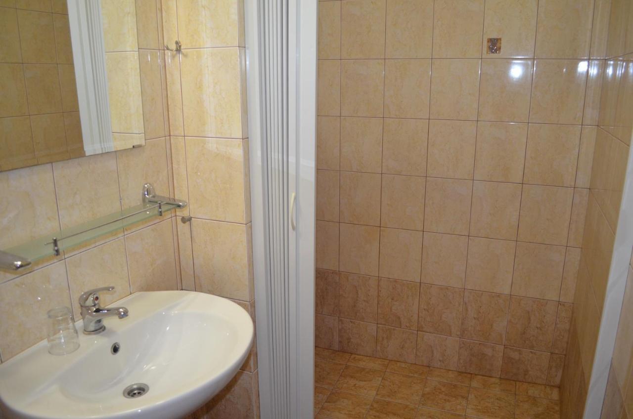 Famozclub Otel Bakov nad Jizerou Oda fotoğraf