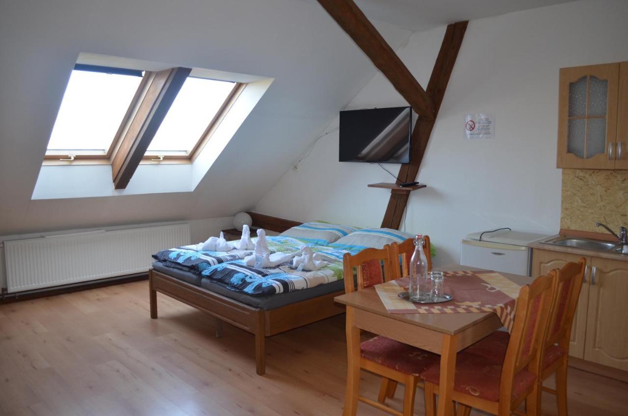 Famozclub Otel Bakov nad Jizerou Dış mekan fotoğraf