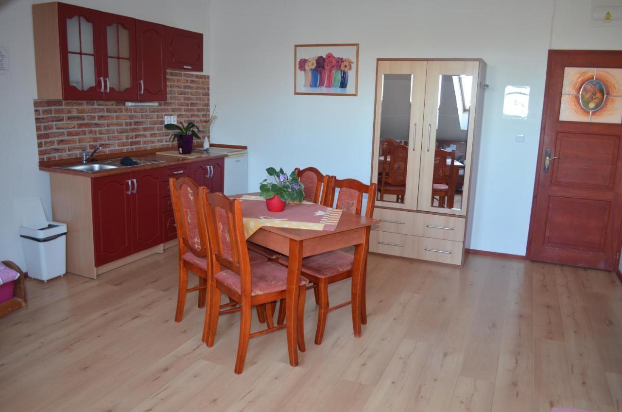 Famozclub Otel Bakov nad Jizerou Dış mekan fotoğraf