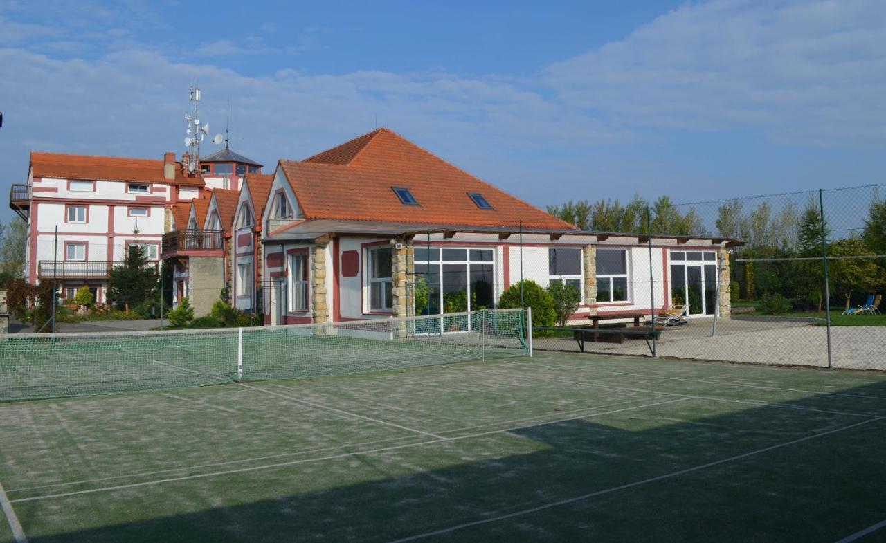 Famozclub Otel Bakov nad Jizerou Dış mekan fotoğraf