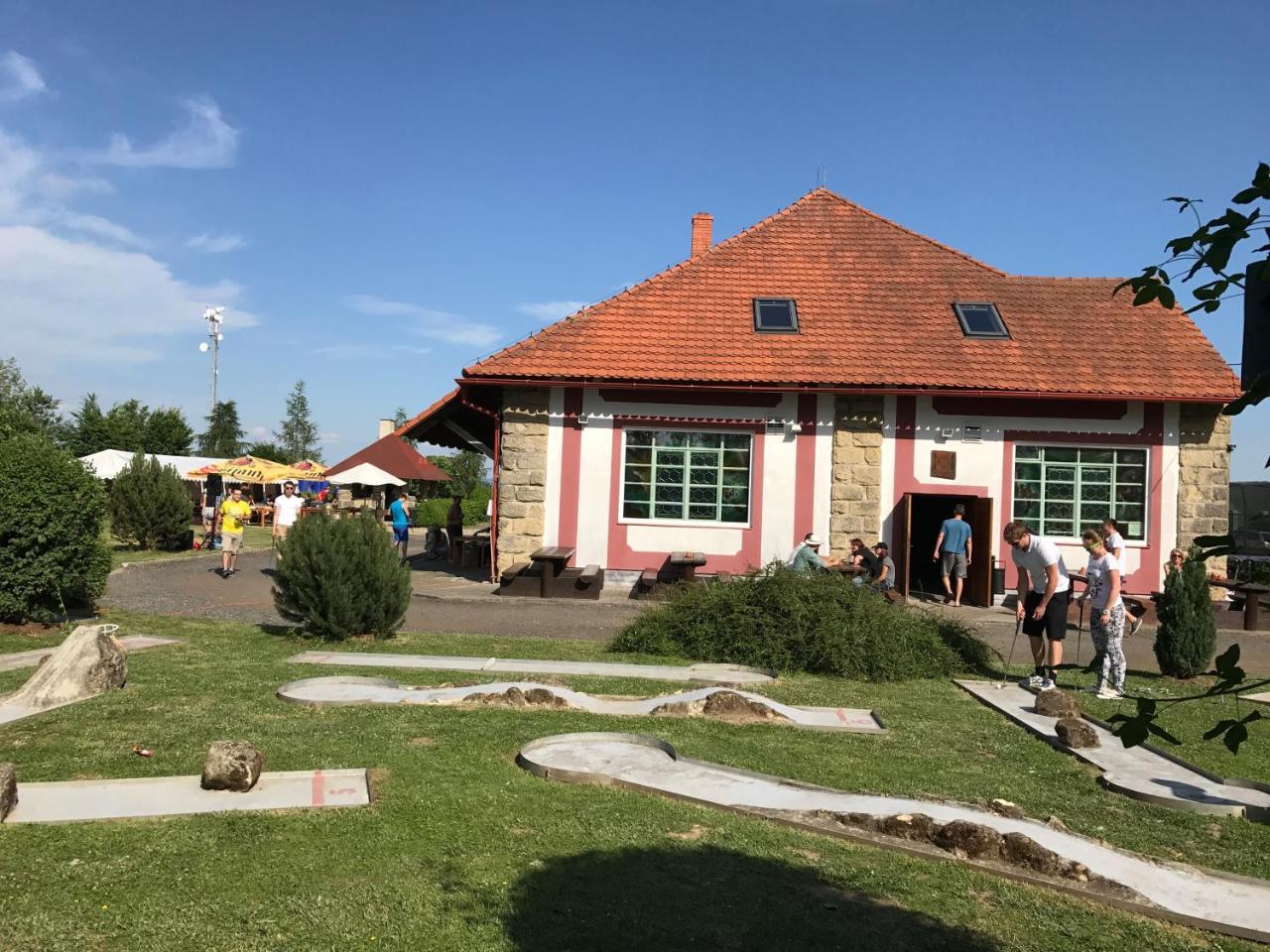Famozclub Otel Bakov nad Jizerou Dış mekan fotoğraf