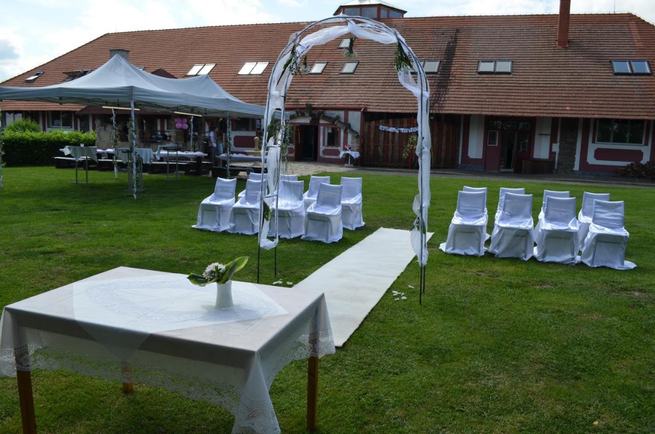 Famozclub Otel Bakov nad Jizerou Dış mekan fotoğraf